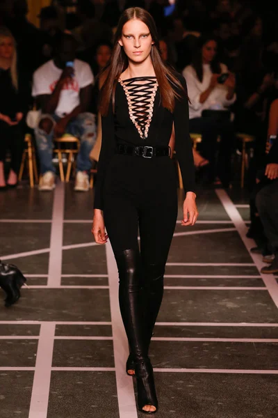 Look 26